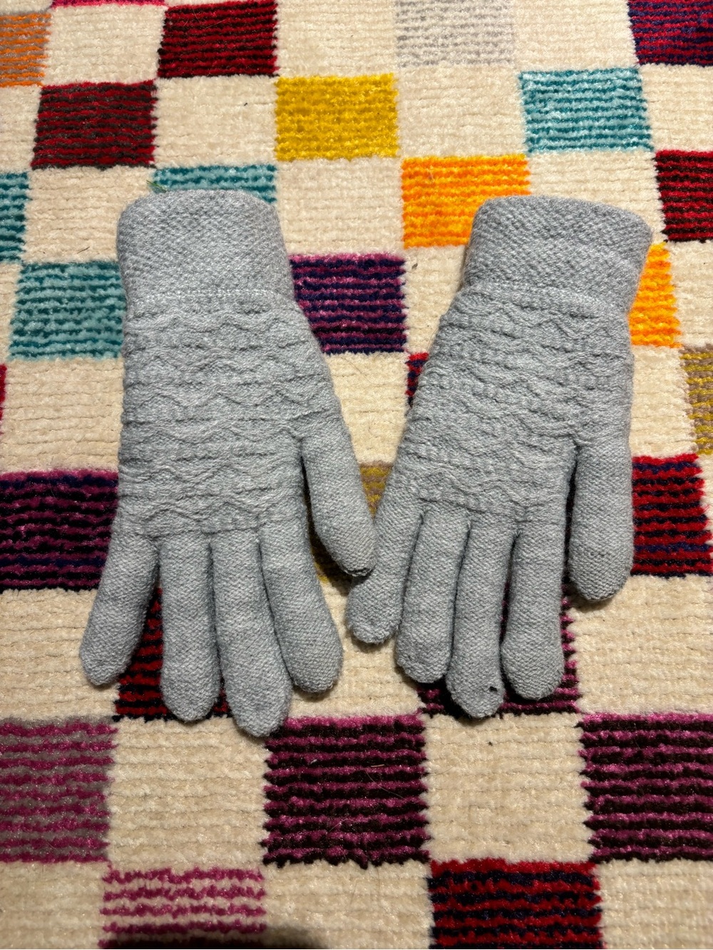 Light Gray Knit Cable Gloves